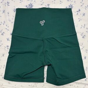 TNA High-Waisted Green Women's 5” Shorts